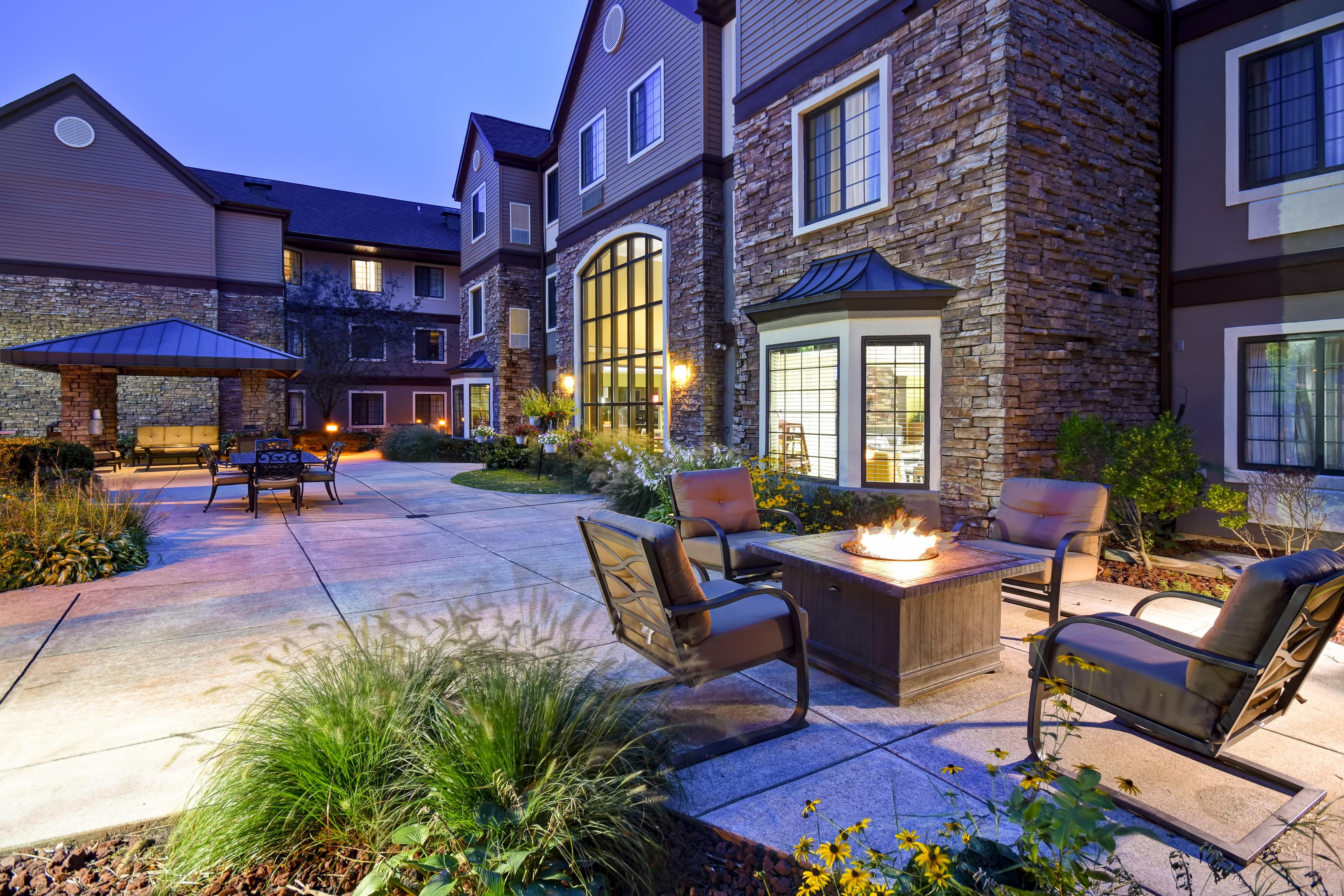 Staybridge Suites Grand Rapids-Kentwood By Ihg Cascade Eksteriør bilde