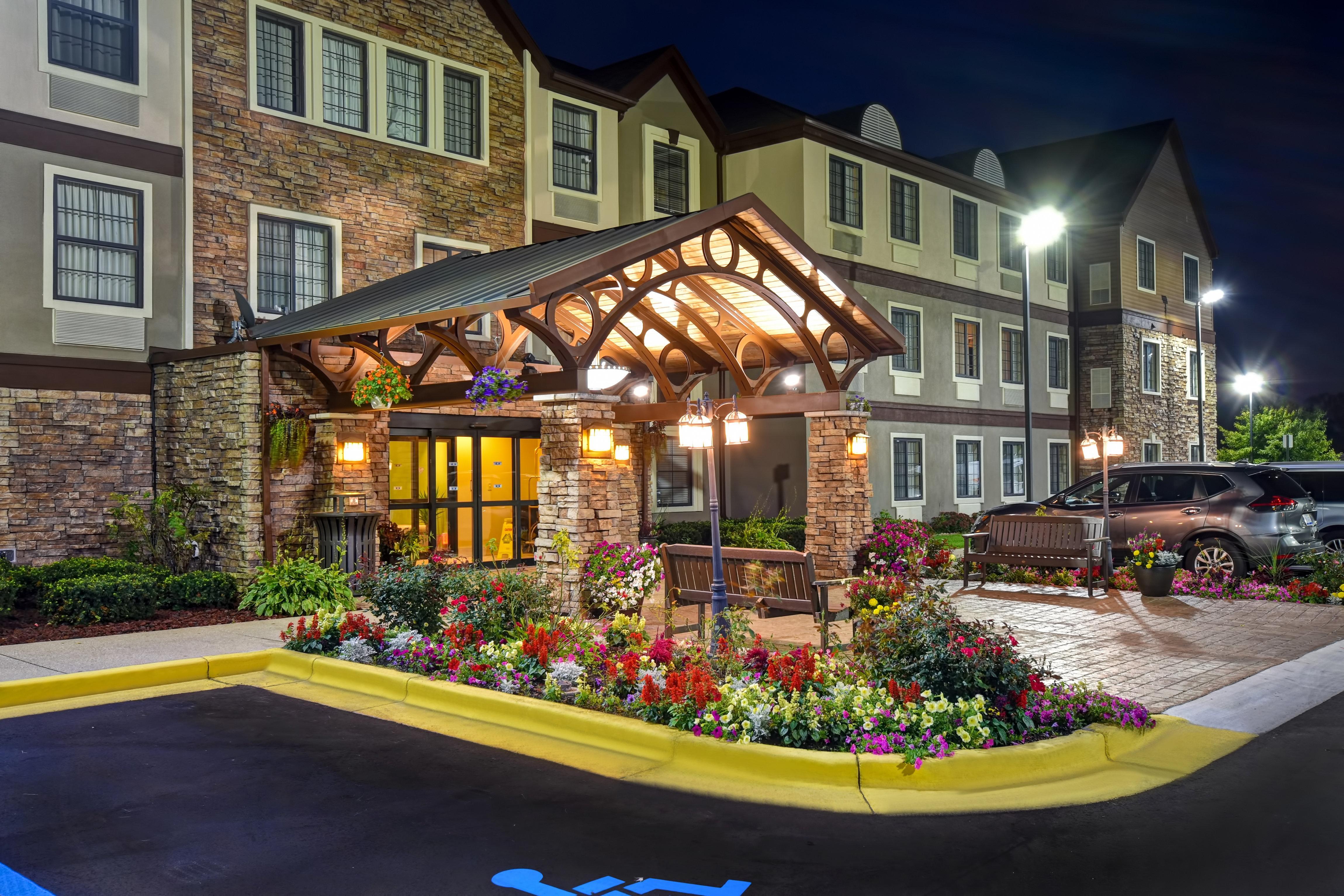 Staybridge Suites Grand Rapids-Kentwood By Ihg Cascade Eksteriør bilde